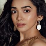 Saanve Megghana Instagram - POV : Grew up watching Yash Raj Films! 💃 . . Team 🫶🏻 Photographer @santosh_untitled Stylist @leenanakka_ Hair and Makeup @the_sunkist_