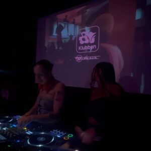 Sabina Ddumba Instagram - Nu på lördag 13 APRIL 23-03 är vi tillbaka med LONG AS WE LIVE Slow Jams, R&B & Nostalgi med @sabinaddumba & @thisisawa som gästas av SHEWIT @shewitrebeca & Live Musiker 🥳 Vi ses på Debaser Klubben! 💖