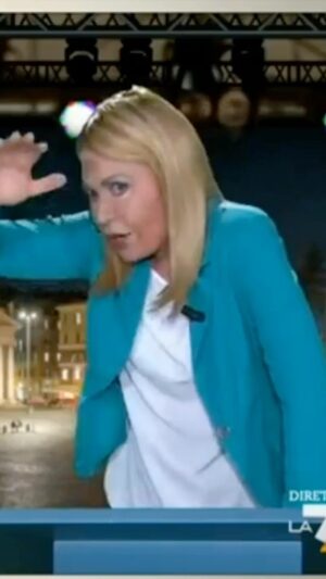 Sabina Guzzanti Instagram - La satira di parte e il dramma di un’infanzia da fasci