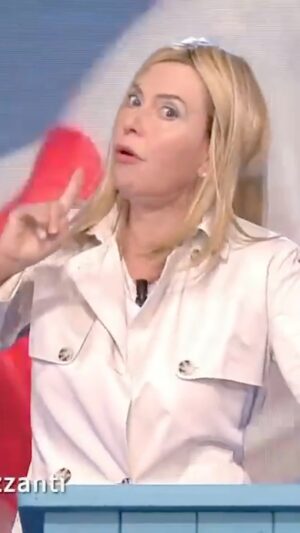 Sabina Guzzanti Instagram - Buongiorno ai razzisti l’unica razza inferiore, poveri