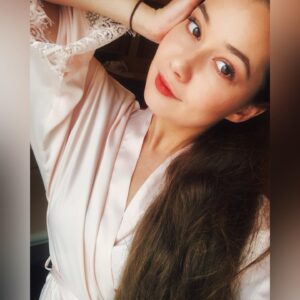 Sabina Rojková Instagram - Dnes pro změnu “Romeo a Julie”. Hezký večer ❤️🌕