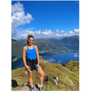 Sabrina Bartlett Instagram - 🏔 H a n a n i p a 🏔

Fell in love with Norway and it’s wild and majestic beauty. Memories for life hiking across the Fjords with @norway_mountain_guides who made our experience so special🕊💙