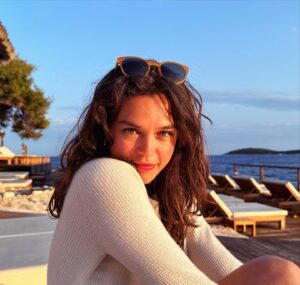 Sabrina Bartlett Instagram - Golden hour in Hvar 🌅🇭🇷