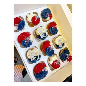 Sabrina Bartlett Instagram - A very British weekend 💙🍳🇬🇧 🥂