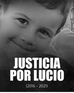 Sabrina Carballo Instagram - JUSTICIA POR LUCIO DUPUY
🙏🙏🙏🙏🙏🙏🙏🙏🙏🙏

DIOS MIOOO😔😔… No puedo imaginar el calvario qué paso este bebe..chiquito e indefenso, mientras era torturado por su progenitora y su novia. Dije progenitora porque ser madre es otra cosa...(para las descerebrados/as q se llenan la boca mal diciendo “vos x q no sos madre”…tomen aqui tienen a una “Madre” …llévensela a sus casas!!
Los niños/as no siempre estan MEJOR con sus “MADRES”……la cantidad de “Buenos padres” que tiene q pasar y sufrir situciones de maltrato ,falta de respeto y en muchos casos dejar de ver a sus hijos por q “juezas/jueces” como la Dra.ANA CLARA PÉREZ BALLESTER le terminan dando la tenencia a sus “MADRES”..
Sin intervenir en el proceso ,en otras palabras LO ABANDONO! Esta jueza Tuvo varias alertas para evitarle le muerte a Lucio y no sabemos si por una cuestión ideológica no cumplió con los deberes de una jueza de familia…. FALLO 
De solo leer las notas,escuchar los audios “de la madre”…es algo tan terrible q parece ciencia ficcion😔 siento un escalofrío, impotencia… siento q estamos rodeados de ñoquis a los cuales le pagamos el sueldo y les chupamos un 🥚… los q deberían cuidarnos NO LES IMPORTAMOSSSS!!🤬 
FALLARON TODOSSS!…y nosotros tmb como sociedad…
ESTAS LACRAS tiene q pudrirse en la cárcel…pero de verdad y q Dios me perdone…que NO SALGAN MASSS!!y que las separen…
Que  no haya otros "Lucios" sufriendo en silencio. Que no haya más niños y niñas olvidados por la justicia, chicas y chicas que el sistema no registra y por una sociedad que no puede darles protección….la cantidad de funcionarios q cobran un sueldo y no HACEN UNA MIERDAAA!!..la cantidad de ñoquis q conozco …la bronca q me
Da!!….x q AMO Mi país…  pero todas estas lacras lo estan destruyendo ..
Perdón🙏toy enojada…no puedo creer lo q le hicieron a este bebe😔
Acompaño a su familia y que Dios sane un poco sus corazones!
FALLARON TODOS!
@justiciaporluciodupuy 
#justiciaporlucio 
#justiciaxlucio 
#justiciaporluciodupuy
#leylucio