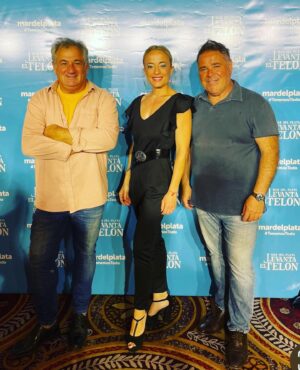 Sabrina Carballo Instagram - ARRANCÓ LA TEMPORADA 🍀2023🍀⭐️🙌….
Mar del Plata Levanta el Telón
@culpablesporerrorok 😜
#tenemostodo 
———————————————
Look : @ameliafonioatelier 🌹
Shoes : @maybe.zapatos