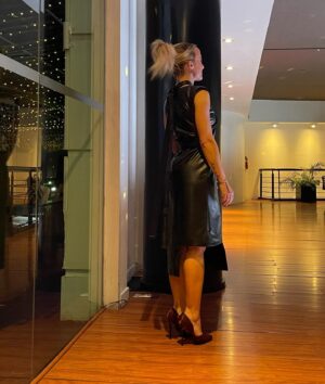 Sabrina Carballo Instagram - Cena solidaria ASAC 🙌
@asac_ins 

St @panni_margot 🖤
Pelo @mbsalonok ❤️
Shoes @deattar 
Ph @nicolasmaiques 😜