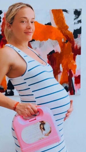 Sabrina Carballo Instagram - Les prometo que Conservar las células madre del cordón umbilical es un Hallazgo!!además de ser utilizadas para el tratamiento de múltiples enfermedades,en un futuro podrían usar estas células no solo para tu bebe sino para  otros miembros de la familia compatibles!
❣️No es costoso!!
❣️“Ya tengo en mis manos el kit de recolección identificado, personalizado y rotulado.”
❣️Data👉pregunten por el “PLAN AMIGOS”-el cual consiste en conseguir un año bonificado recomendando a una familia que contrate el servicio.👍😜
Para sacarte cualquier duda escribirles un mj por ig @biocellsarg te contestan al toque!👍