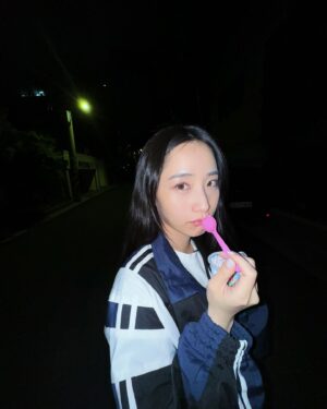 Sabrina Cheung Instagram - rainy days thinkin’ about you and the ice cream 🍨🌧️