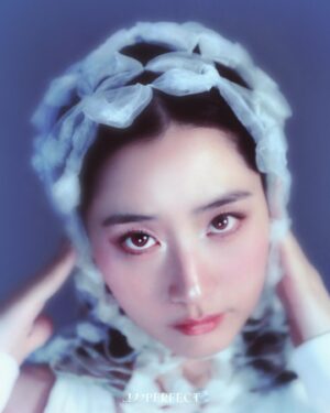 Sabrina Cheung Instagram - 與 @imperfect_mag 從新歌《講呀講呀》切入討論愛情，然後又從厭世代聊到年輕人物欲低下和躺平的現象，短短的訪問涉獵了很多的話題。（很跳，很切合我本人( ̀⌄ ́)

發現自己是個很喜歡做訪問的人，總是可以在表達自己想法的同時好好整理一下思緒，或者重新檢視自己正處於一個如何的狀態和階段。

make up by @_chansan_ 
hair by @keith_wong_hair 
photo by @ssamtso 
styling by @natalietang