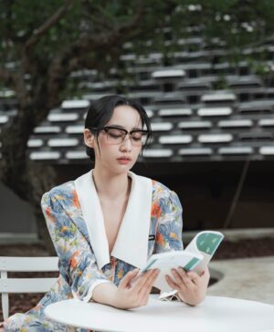 Sabrina Cheung Instagram - hardly describe my excitement when I know about MIU MIU SUMMER READS 🤍 🥹

woman writers and novelists in the 19th century played a significant role in breaking the convention and boundaries of gender, and their works are always inspiring to me. 

I love reading and I love how’s everything BOOKS brought to me. Thank you @miumiu for giving me a lovely morning. 

Today and tomorrow 
11 am-8 pm at Tai Kwun 
📖 seminal copies of Persuasion by Jane Austen and A women by Sibilla Aleramo will be gifted.

#Miumiu
#Miumiusummerreads