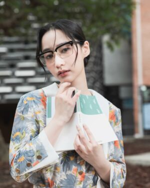 Sabrina Cheung Instagram - hardly describe my excitement when I know about MIU MIU SUMMER READS 🤍 🥹

woman writers and novelists in the 19th century played a significant role in breaking the convention and boundaries of gender, and their works are always inspiring to me. 

I love reading and I love how’s everything BOOKS brought to me. Thank you @miumiu for giving me a lovely morning. 

Today and tomorrow 
11 am-8 pm at Tai Kwun 
📖 seminal copies of Persuasion by Jane Austen and A women by Sibilla Aleramo will be gifted.

#Miumiu
#Miumiusummerreads