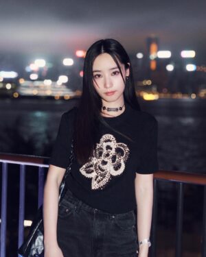 Sabrina Cheung Instagram - always feel heart warming to see lots of familiar faces all at once, especially with @chanelofficial 🖤

the original layers of one’s creation means a lot, having lots of inspirations by the talk of @wingshya.