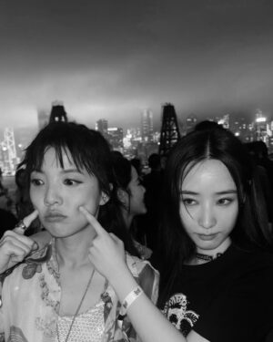Sabrina Cheung Instagram - always feel heart warming to see lots of familiar faces all at once, especially with @chanelofficial 🖤

the original layers of one’s creation means a lot, having lots of inspirations by the talk of @wingshya.
