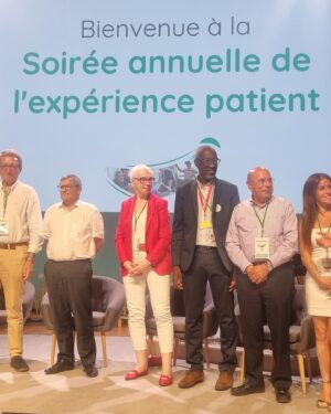 Sabrina Perquis Instagram - Hier avait lieu la journée annuelle de l’expérience 
"Patient" 2023  organisée par @xp_france 

Un moment riche et prometteur…
L’expérience patient, c’est : l’ensemble des interactions et des situations vécues par une personne ou son entourage au cours de son parcours de santé. Ces interactions sont façonnées à la fois par l’organisation de ce parcours mais aussi par l’histoire de vie de la personne concernée*.

Un événement ou J’ai eu la chance de pouvoir m’exprimer sur mon parcours, mes actions et les messages que je véhicule en tant que « patiente »créatrice de contenu santé … sur les échanges et les liens qui se sont créés avec vous ma communauté, et je crois sincèrement en l’efficacité des collaborations avec les médecins et les patients pour contribuer à améliorer notre système de santé pour informer, sensibiliser , faire connaître …à condition que chacun croit en cette mission que certains professionnels de santé  puissent aussi travailler sur leur égo 😅et que les créateurs de contenu ayant un rapport de près ou de la santé  soient responsables et respectent une certaine éthique sur les messages et les produits à promouvoir, soucieux et conscients de la sécurité des personnes qui nous suivent ... 
et en toute honnêteté. J’espère vraiment que là-dessus il y aura aussi des contrôles ... Je ne vous cache pas que souvent je tombe sur des choses qui me font bondir ;
d’ailleurs pour que cette expérience patient puisse être utile dans le parcours de soins et le système sanitaire,  il existe maintenant des formations pour les patients afin que leur expérience devienne expertise ✨ 

#santé