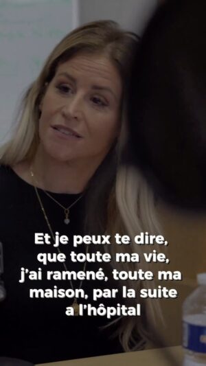 Sabrina Perquis Instagram - Dans l’épisode 2 du podcats « Histoires de malades », @sabrinaperquis , Lydia & Philippe échangent sur les premiers pas à l’hôpital avec @cha_namura : ce qu’on ose ou n’ose pas faire, comment on essaie de rendre cet environnement si particulier un peu plus « familier » ect 

Vous pouvez retrouver l’épisode dès maintenant sur toutes les plateformes d’écoute, les liens sont en bio !❤️

“Histoires de malades”, c’est un podcast de 12 épisodes qui donne la parole aux patients et anciens patients ainsi qu’aux soignants pour apporter conseils et témoignages à tous les jeunes qui ont fait, font ou vont faire face à la maladie 🫶
Pour écouter l’épisode, le lien est en bio ! 👆