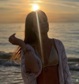 Sabrina Perquis Instagram - Sunset therapy✨ 
🌞🌞🌞🌞