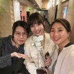 Sabrina Ng Instagram - 受寵若驚🥹 多謝電影攝影師學會頒呢個獎畀我😭 （攝影師眼中最具魅力女演員xd） 我會繼續努力的 同多謝大家整晚嘅照顧 最後特別再想多謝家棟哥（攝影師眼中最具魅力男演員😆）謝謝！ Hair and makeup: @hulda_mua Wardrobe: @sandroparis @purplepr