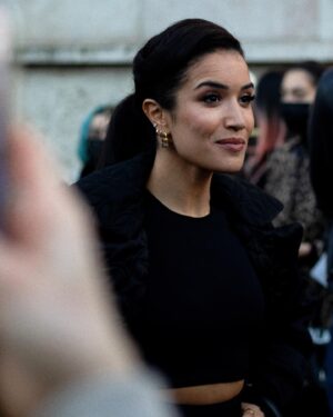 Sabrina Ouazani Instagram - Merci @eliesaabworld pour ce moment Magique ✨
#PFW22 

💄 @makeupforever 
 💇🏽‍♀️ @francoislaly