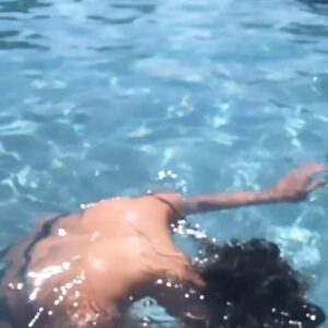 Sabrina Ouazani Instagram - Ayez confiance en vous 🙃