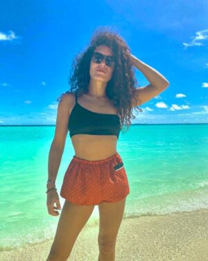 Sabrina Ouazani Instagram - ☀️🐠🐟🦈🌊