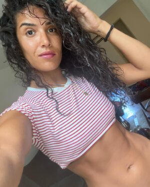 Sabrina Ouazani Instagram - 🙆🏽‍♀️