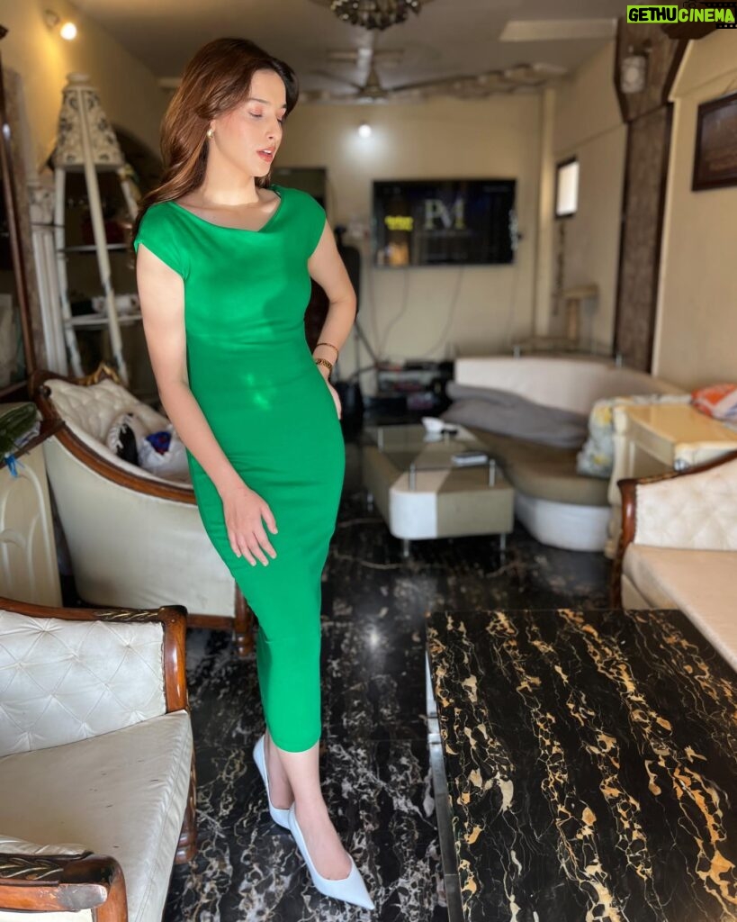Sadia Khateeb Instagram - Feeling all green today 🐊🦖🦎