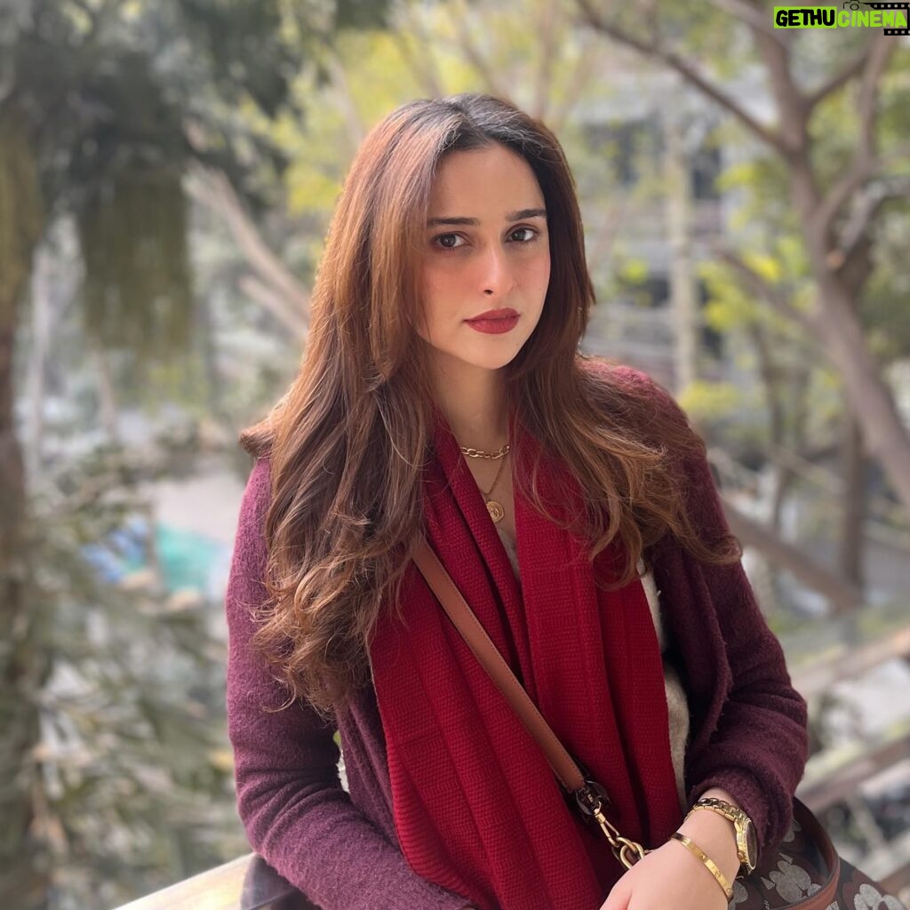 Sadia Khateeb Instagram - Loving the Delhi winters 🫰