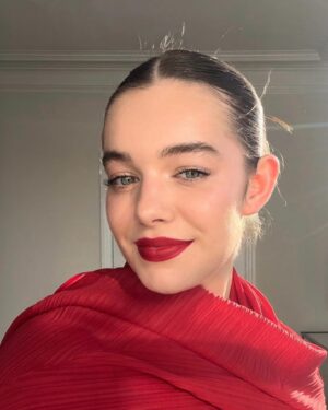 Sadie Calvano Instagram - turns out a red lip changes EVERYTHINGGGGGG 💋 thank you @saiebeauty xx