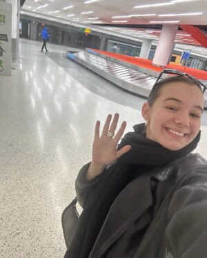 Sadie Calvano Instagram - hi nyc!! 👼🏼