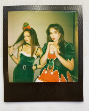 Sadie Soverall Instagram - @saltburnfilm is out today on @primevideo ! Merry Christmas xxx🧂🔥