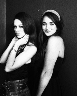 Sadie Soverall Instagram - More SALTBURN!

Annabel & the gals ( dj PU$$Y not pictured but there in spirit) 💅

Living in 2007 for a little while was extremely fun 

Hair and makeup:
@siantmiller 
@ellieptoms