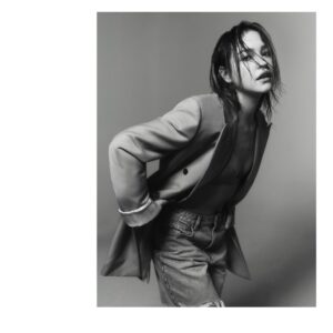 Sadie Stanley Instagram - Who What Wear☁️🖤

thank you @whowhatwear for the lovely conversation! Link in my stories to read 📎

Writer: @jbake21 
Photographer: @jonnymarlow 
Hair: @rena.calhoun 
Makeup: @karayoshimotobua 
Styling: @highheelprncess