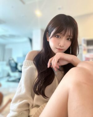 Sae Kanzaki Instagram - 2022年も残り僅かですね
みんなにとってどんな1年でしたか？

私は自分で答えを導きだした年でした。
これは私にとって大きな変化で
自分で決めた道を歩く毎日が、今年の365日全てが宝物です🌎💘

そしてそんな私の背中を押してくれるみんながいることが幸せ
私と出会ってくれて、見つけてくれてありがとう🤍
忘れられない1年をありがとう。

夢見ぬ者に勝利なし、を胸にこれからも生きていきます🥸
それでは良いお年をお迎えくださいBIGLOVE