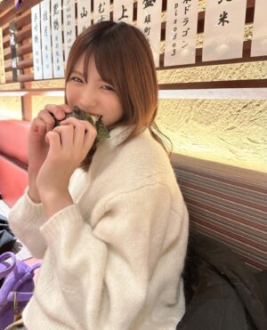 Sae Kanzaki Instagram - すっぴん帰郷旅〜
すぐ割れる前髪😵‍💫😵‍💫

#おにぎりラバー大阪支部長