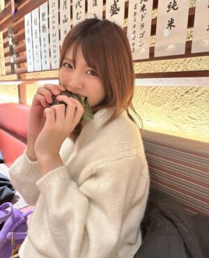 Sae Kanzaki Instagram - すっぴん帰郷旅〜
すぐ割れる前髪😵‍💫😵‍💫

#おにぎりラバー大阪支部長