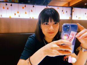 Sae Miyazawa Instagram - カロリー摂取しすぎな日々😠！
(Photo by. @yukikashiwagi_official🦒)
．
毎日暑いですね〜。やる気スイッチ入れるの大変ですね〜。
すでにがんばってる人ばかりだと思うけどさ、
がんばりすぎずにゅるにゅるっとがんばろね〜🦥
