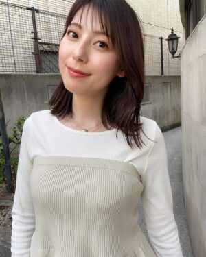 Saeko Kamimura Instagram - .
.
新年度になったので、先日ヘアメンテナンスへ💇‍♀️

私服は、衣装で着用した時に好評だった
ビスチェを買い取らせてもらいました😊