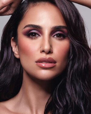 Sahar Golestani Instagram - Butterfly 🦋 ENERGY - @sahargolestani 
Makeup by me @stephenmoleskibeauty 
Photography- @michaelstewartofficial 
Hair - @tsunoorlater 
Makeup Breakdown 
Eye liner - @shiseido 
Eyes shadows- @sigmabeauty & @cozzettebeauty 
Lashes - @ardellbeauty 
Foundation- @hourglasscosmetics
Concealer - @jouercosmetics 
Powder @givenchybeauty 
Liquid Blush - @madebymitchell 
Powder Blush - @patmcgrathreal 
Bronzer/ contour - @patricktabeauty 
Glow - @kevynaucoin 
Lipstick & liner - @anastasiabeverlyhills 
Gloss- @diorbeauty 
Brushes - @mykitco 
Sponge - @beautyblender 
#stephenmoleskibeauty #stephenmoleski #reels #makeuptutorial #purpleeyeshadow
