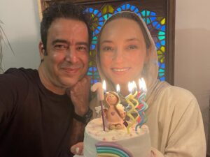 Sahar Valadbeygi Instagram - 🤍
۱۹ سال پیش وقتیکه خانواده‌هامون ازمون پرسیدن پس تاریخ عقدتون کی شد، گفتیم: اول تیر روز تولد سحر🤭🤭

🌟
نیما جانم
همسرم
ممنونم که در تمام این سال‌ها
در خوشی و ناخوشی کنارم ایستادی👫🏻

❤️
سپاس که هر سال روز تولدم به یادم میافته که همیشه بهترین هدیه برای تولدم هستی👩🏻‍❤️‍👨🏻

@nima_fallah 

خدای خوب و بزرگ و مهربونم 
الهی به امید تو🤍

#سحرولدبیگی #نیمافلاح
#تولد #ازدواج #سحر #اول #تیر
#نیما_فلاح #سحر_ولدبیگی