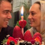 Sahar Valadbeygi Instagram - 🤍 ۱۹ سال پیش وقتیکه خانواده‌هامون ازمون پرسیدن پس تاریخ عقدتون کی شد، گفتیم: اول تیر روز تولد سحر🤭🤭 🌟 نیما جانم همسرم ممنونم که در تمام این سال‌ها در خوشی و ناخوشی کنارم ایستادی👫🏻 ❤️ سپاس که هر سال روز تولدم به یادم میافته که همیشه بهترین هدیه برای تولدم هستی👩🏻‍❤️‍👨🏻 @nima_fallah خدای خوب و بزرگ و مهربونم الهی به امید تو🤍 #سحرولدبیگی #نیمافلاح #تولد #ازدواج #سحر #اول #تیر #نیما_فلاح #سحر_ولدبیگی