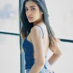 Sahher Bambba Instagram - 🫶🏻 . . 📸 : @rohnpingalay Styled by : @akankshakawediastyle Makeup : @simua_996 Hair : @harsh.pawar