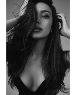 Sahher Bambba Instagram - 🩶
.
.

📸 : @frontrowgypsy
Styled by & makeup by : @beautybypriyansha @priyanshaxoxo
Assisted by : @makeupby.pratikshaa
Hair : @antergallactic