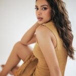 Sahher Bambba Instagram - 🦁💛 . 📸 : @frontrowgypsy Styled by & makeup by : @beautybypriyansha @priyanshaxoxo Assisted by : @makeupby.pratikshaa Hair : @antergallactic
