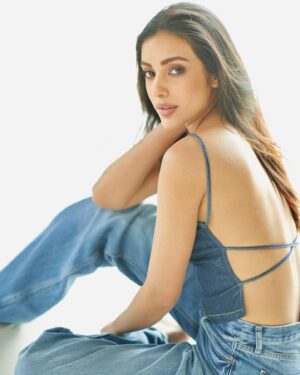 Sahher Bambba Instagram - 🫶🏻
.

.
📸 : @rohnpingalay
Styled by : @akankshakawediastyle
Makeup : @simua_996
Hair : @harsh.pawar