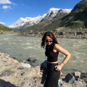 Sahiba Bali Instagram - Me when I heard Ronaldo once peed here.

 #iykyk #sissu
