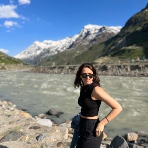Sahiba Bali Instagram - Me when I heard Ronaldo once peed here.

 #iykyk #sissu