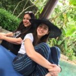 Sahiba Bali Instagram - Just my world showing me the world 🫶🏼🗺 @sujatasonibalii love youuu.