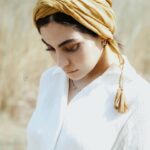 Sahra Asadollahi Instagram - زندگی چیه به جز تلو تلو خوردن بین رنج و امید!!!! Photo:@neginnosratiii💫💚