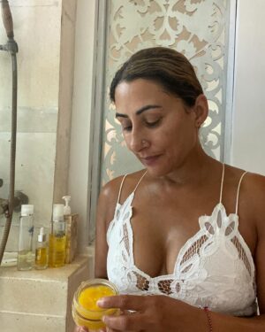 Saira Khan Instagram - 🌿 Did you know that a tan is essentially your body’s way of protecting itself from harmful UV rays by producing extra melanin, which results in a buildup of dead skin cells on the surface? 🌞 Thankfully, there’s a gentle and effective solution to remove this buildup and maintain healthy skin: organic plant oils. 🌴 During my trip in Bali, I am obsessed with  the power of using plant-based oils to dissolve waterproof sunscreen and gently exfoliate my skin when paired with a Muslin cloth. 💧 Not only does this ritual leave my skin feeling refreshed and hydrated, but it also helps to prevent damage to the skin barrier. 🌺 What’s more, these organic oils have a minimal environmental footprint, as they’re free from microplastics, making them a win-win for both your skin and the planet. 🌏 Let’s embrace skincare solutions that are not only good for us but also for our environment and conscience. #SkincareFacts #OrganicBeauty #EcoFriendlyLiving”

Bra from @freepeople